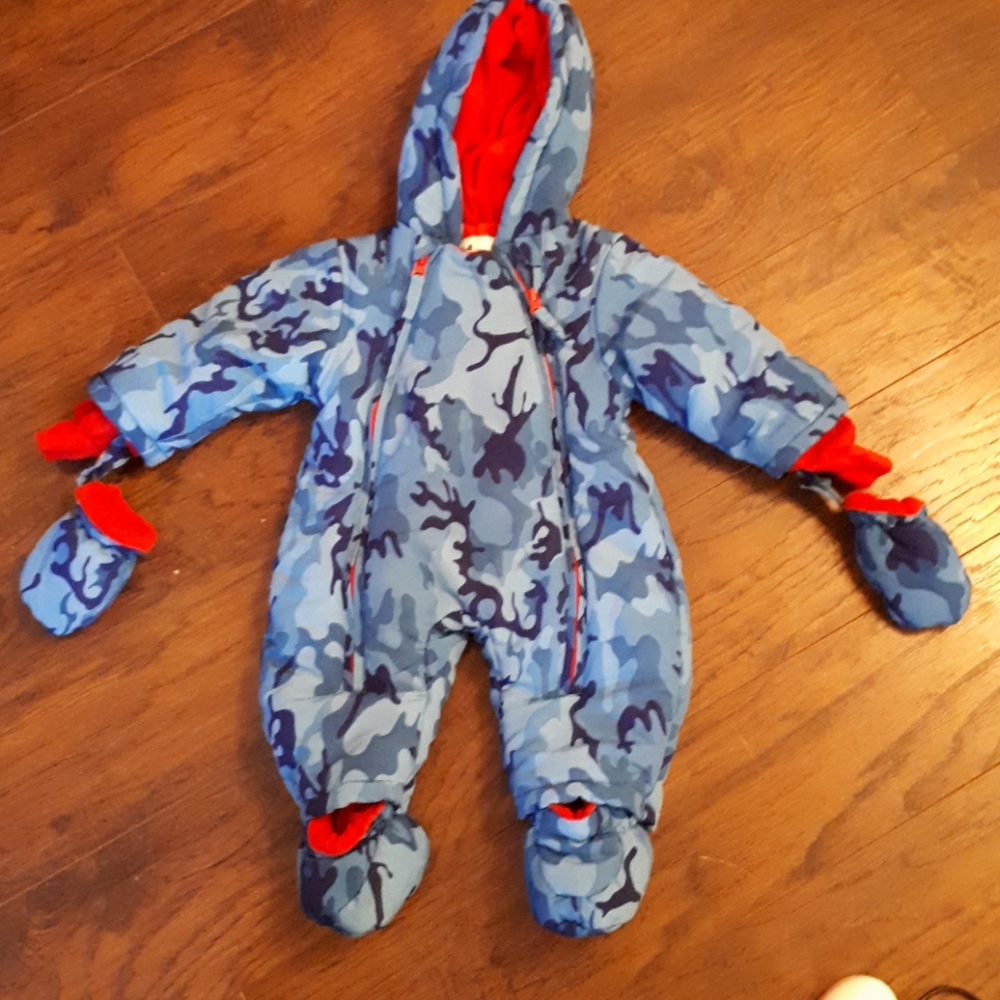 Vine camo baby snowsuit 3-6 mo